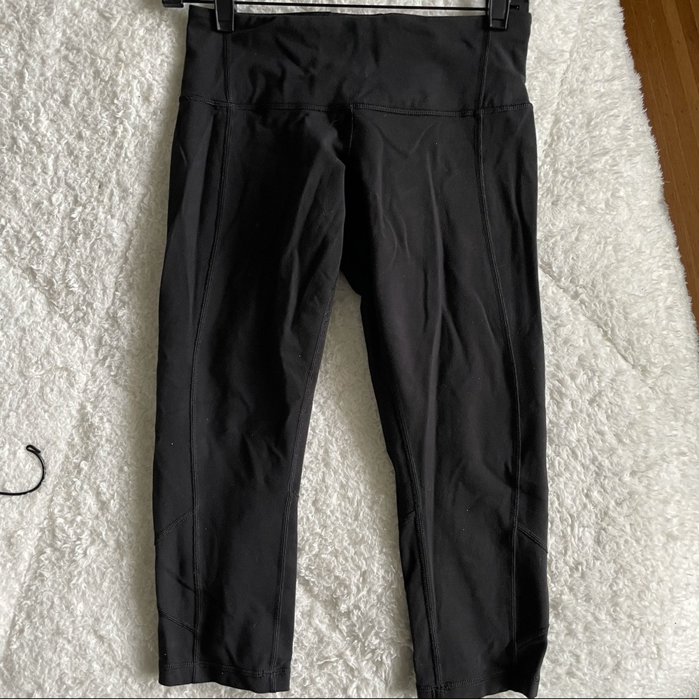 LULULEMON Black Crop Leggings